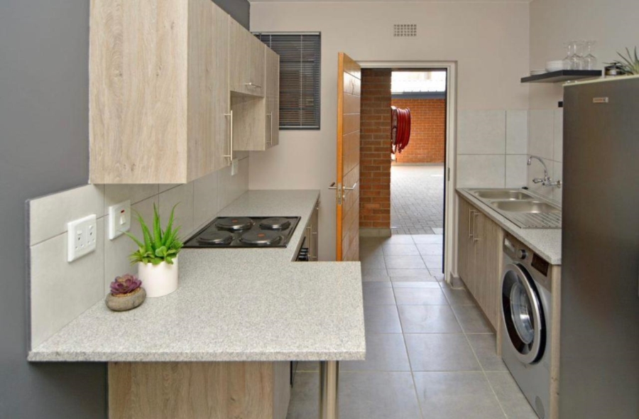 To Let 2 Bedroom Property for Rent in Grand Central Gauteng