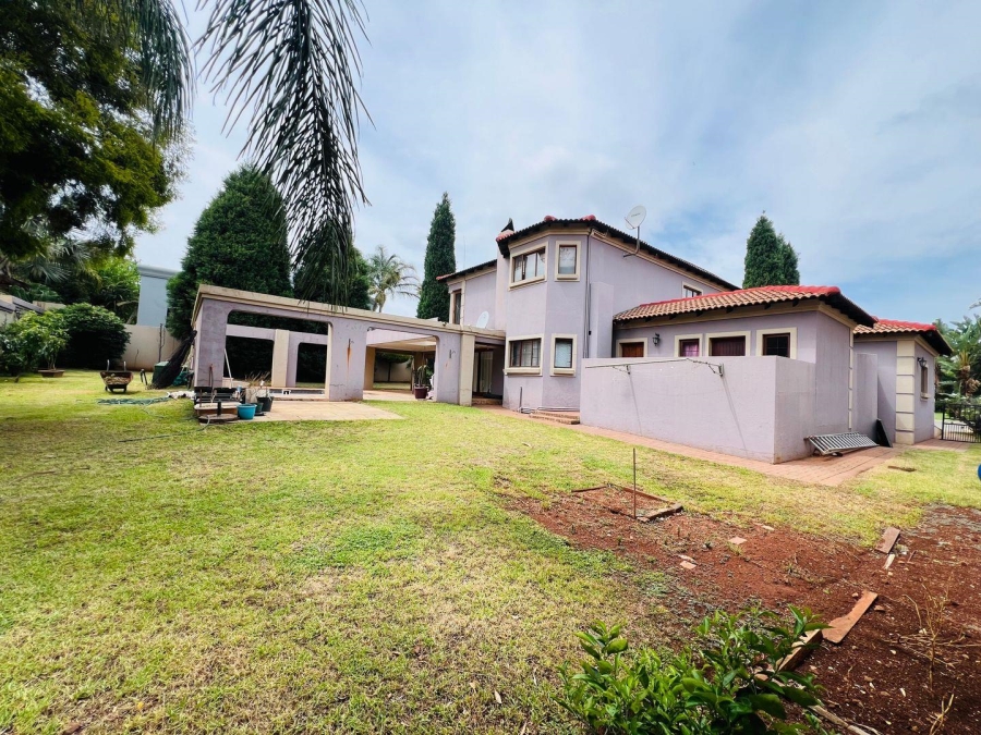 4 Bedroom Property for Sale in Ruimsig Country Estate Gauteng