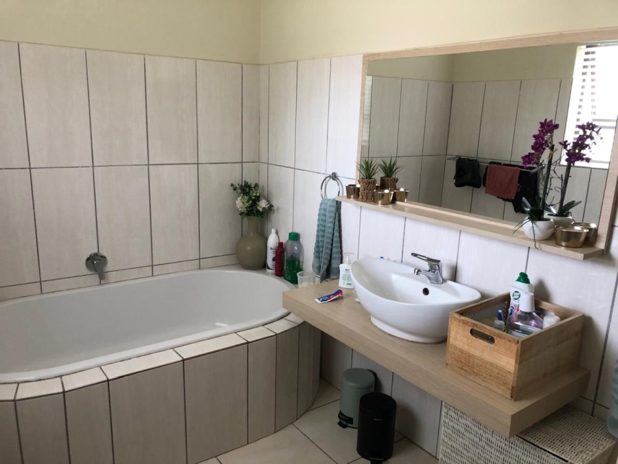 3 Bedroom Property for Sale in Olympus Ridge Gauteng