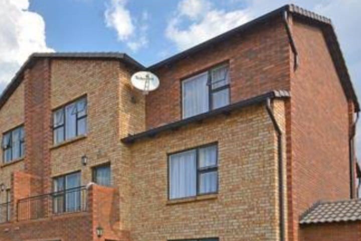 3 Bedroom Property for Sale in Terenure Gauteng