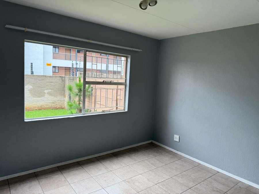 2 Bedroom Property for Sale in Vorna Valley Gauteng