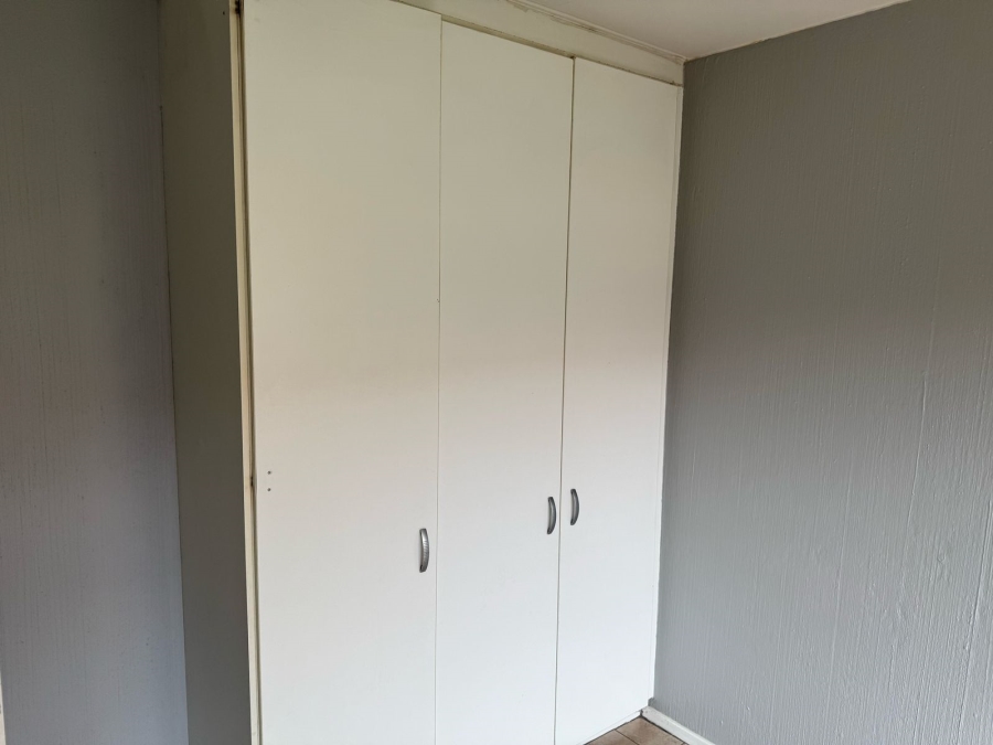 2 Bedroom Property for Sale in Vorna Valley Gauteng