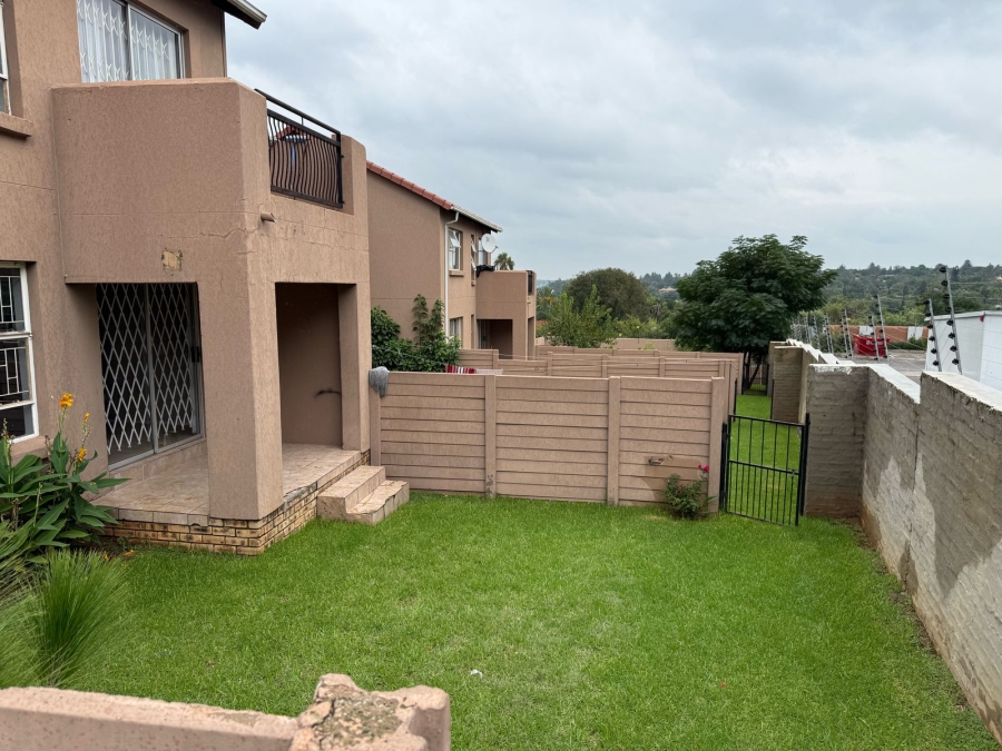 2 Bedroom Property for Sale in Vorna Valley Gauteng