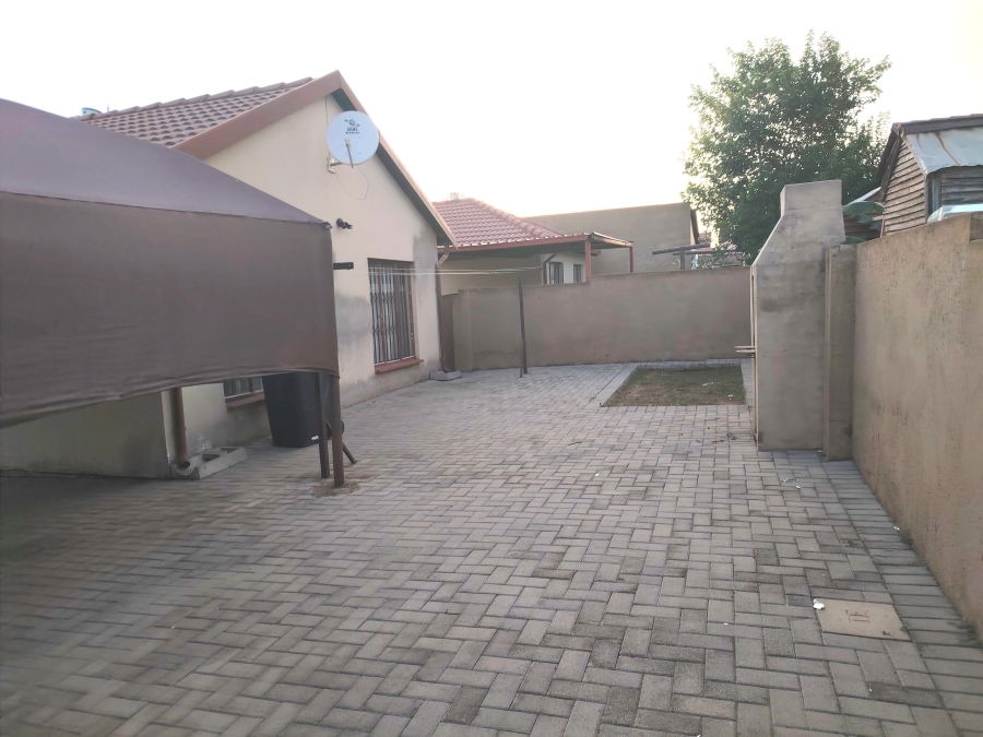To Let 2 Bedroom Property for Rent in Elandspoort Gauteng