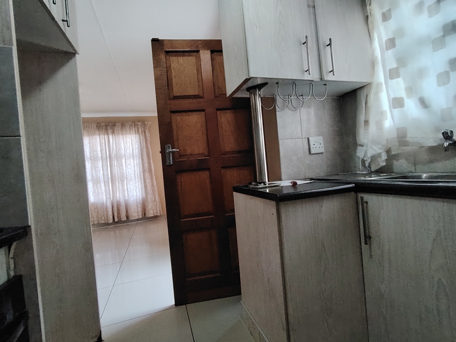 To Let 2 Bedroom Property for Rent in Elandspoort Gauteng
