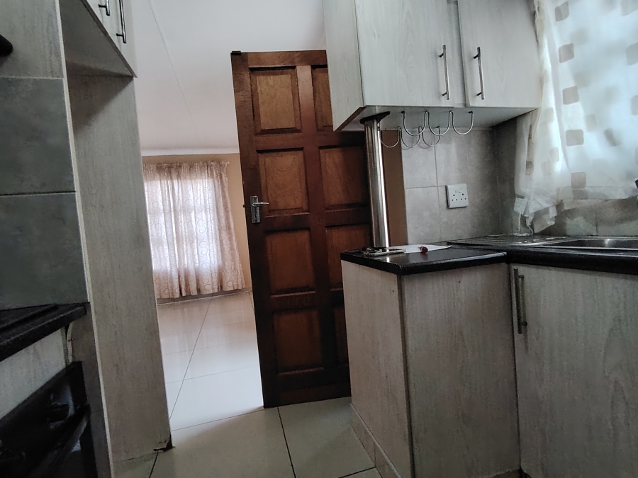 To Let 2 Bedroom Property for Rent in Elandspoort Gauteng