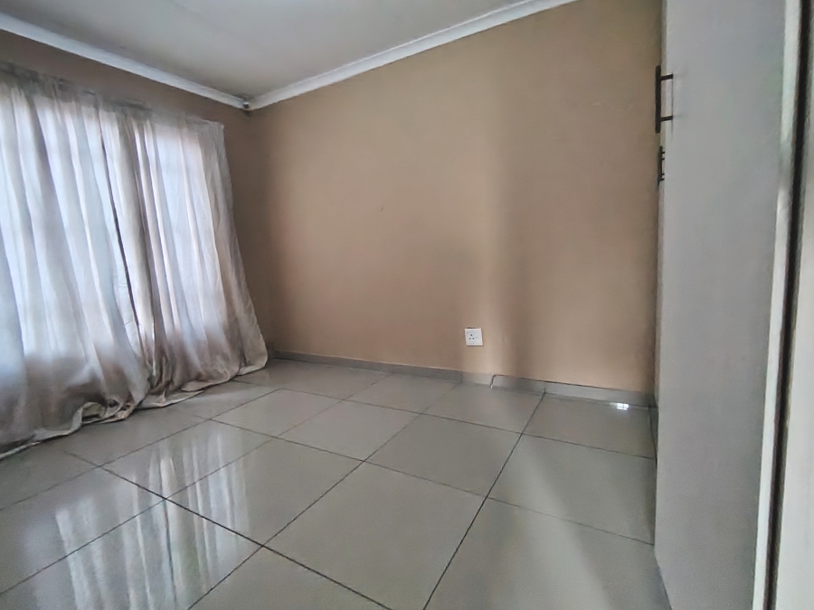 To Let 2 Bedroom Property for Rent in Elandspoort Gauteng