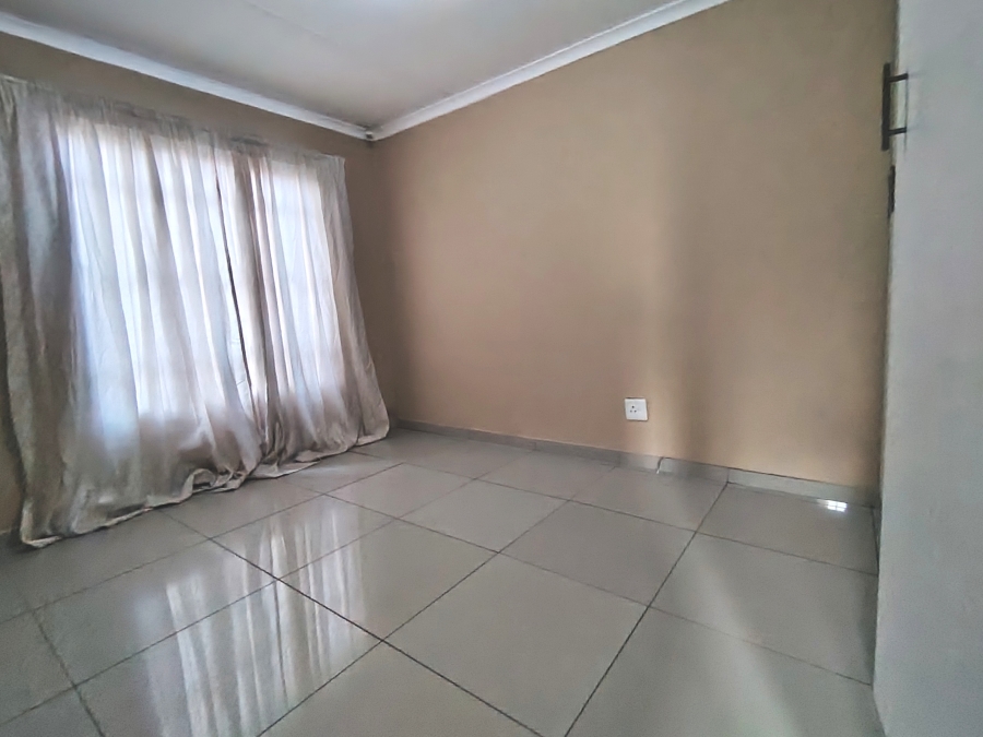 To Let 2 Bedroom Property for Rent in Elandspoort Gauteng