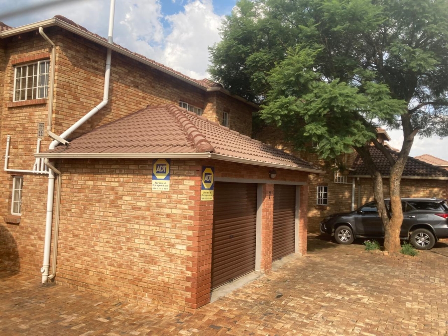3 Bedroom Property for Sale in Willowbrook Gauteng