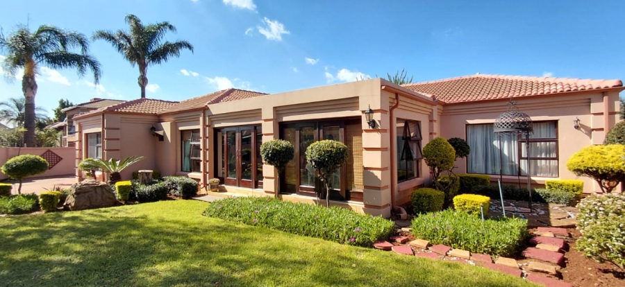 3 Bedroom Property for Sale in Dayanglen Gauteng