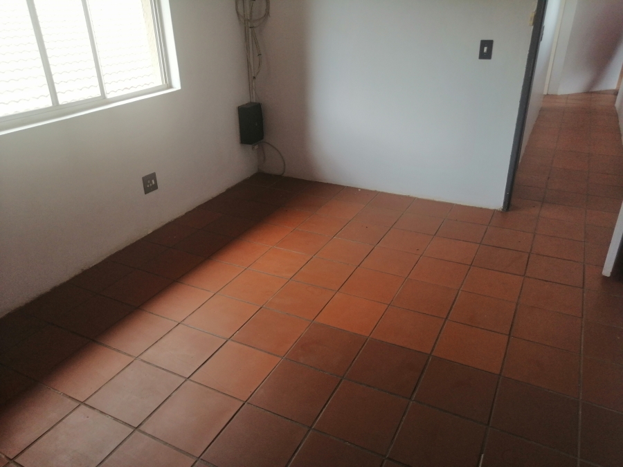 To Let 4 Bedroom Property for Rent in Fairland Gauteng