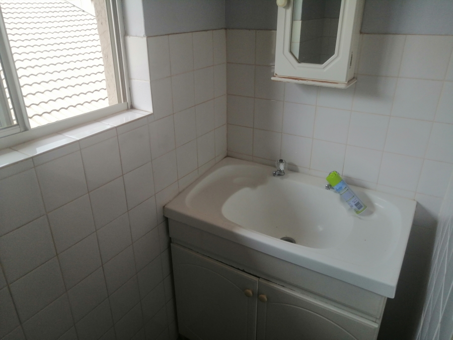 To Let 4 Bedroom Property for Rent in Fairland Gauteng