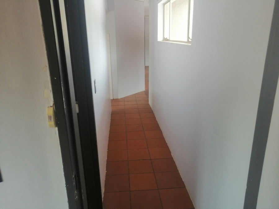 To Let 4 Bedroom Property for Rent in Fairland Gauteng