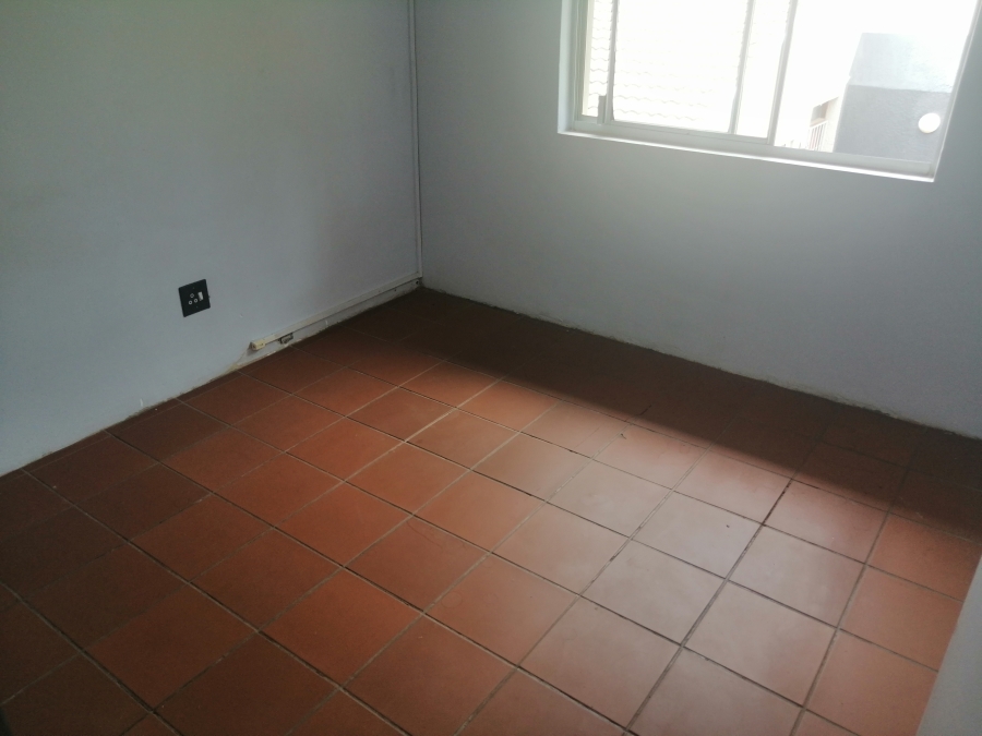 To Let 4 Bedroom Property for Rent in Fairland Gauteng