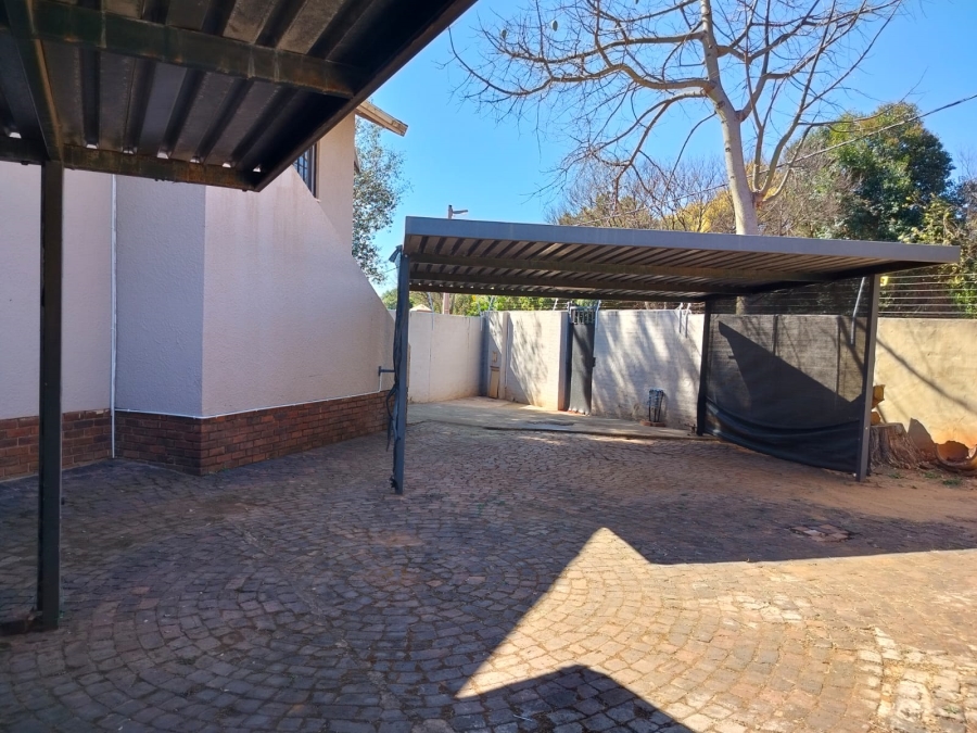 To Let 4 Bedroom Property for Rent in Fairland Gauteng