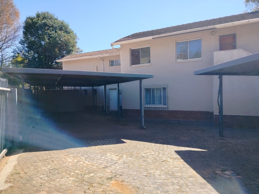 To Let 4 Bedroom Property for Rent in Fairland Gauteng