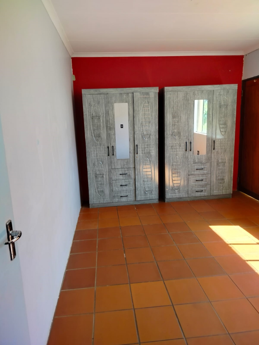 To Let 4 Bedroom Property for Rent in Fairland Gauteng