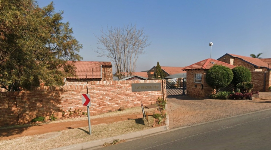 3 Bedroom Property for Sale in Mulbarton Gauteng