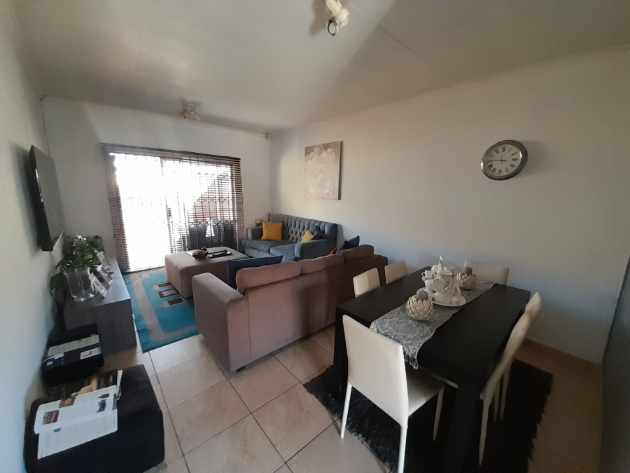 3 Bedroom Property for Sale in Mulbarton Gauteng