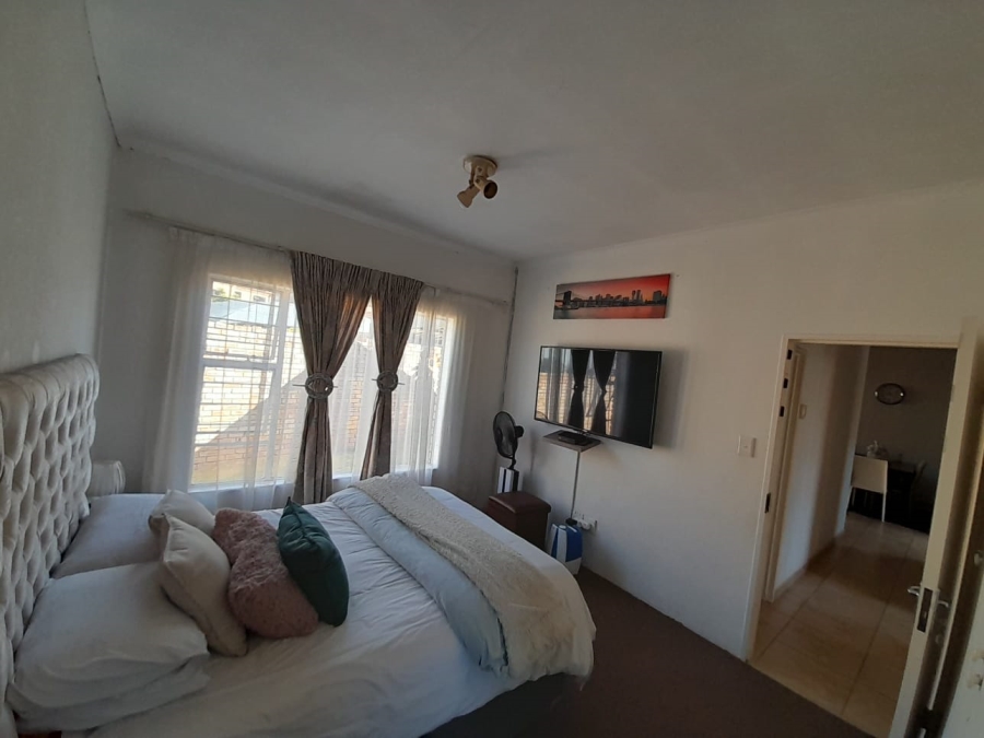 3 Bedroom Property for Sale in Mulbarton Gauteng