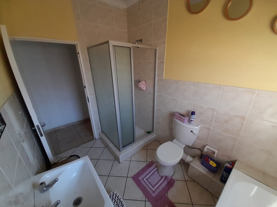 3 Bedroom Property for Sale in Mulbarton Gauteng