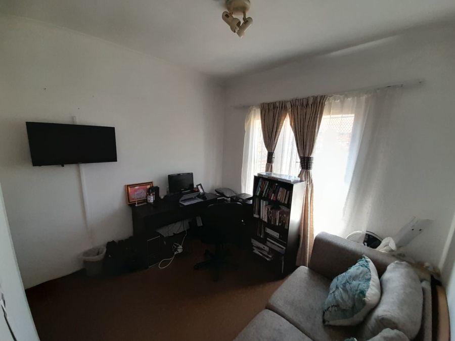 3 Bedroom Property for Sale in Mulbarton Gauteng