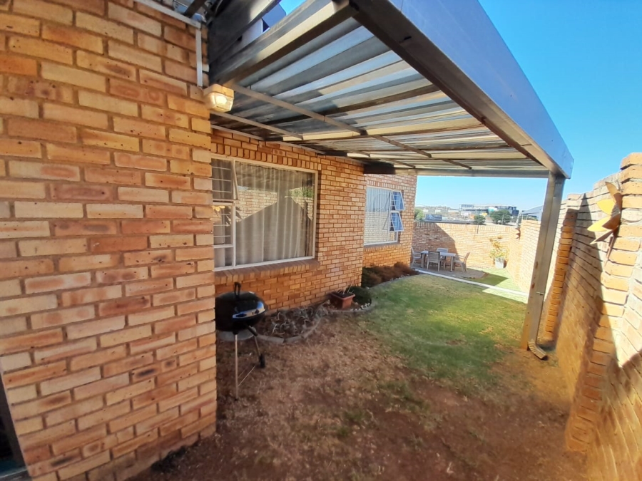 3 Bedroom Property for Sale in Mulbarton Gauteng