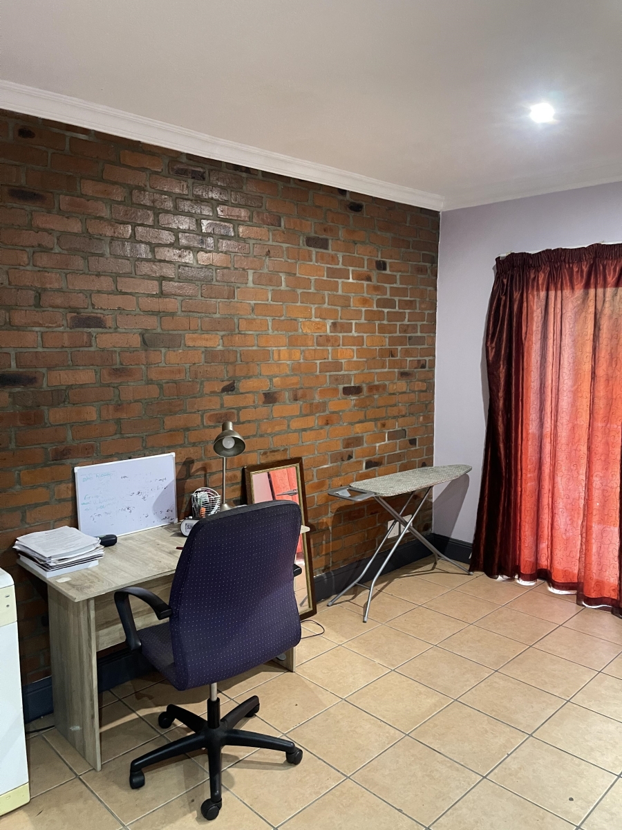 To Let 2 Bedroom Property for Rent in Auckland Park Gauteng