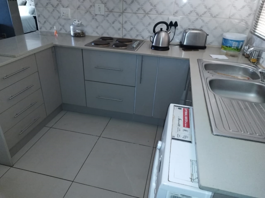2 Bedroom Property for Sale in Emfihlweni Gauteng