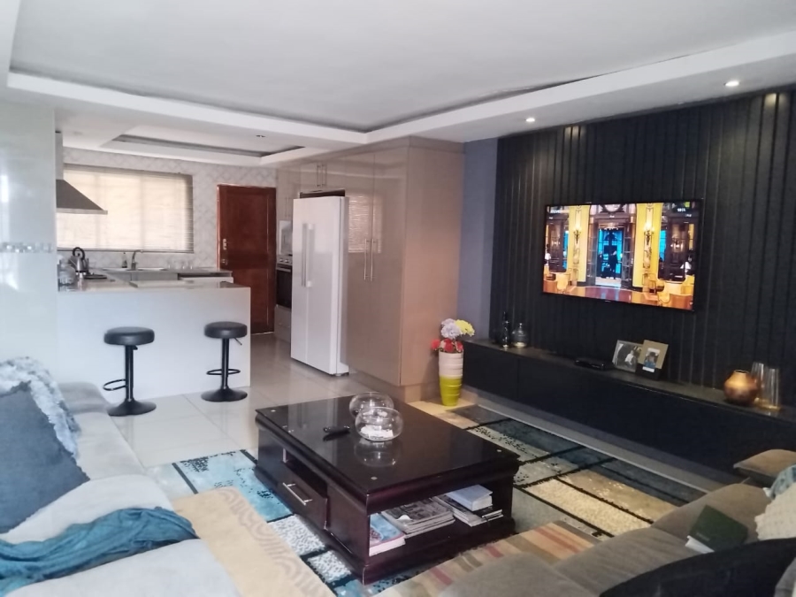 2 Bedroom Property for Sale in Emfihlweni Gauteng