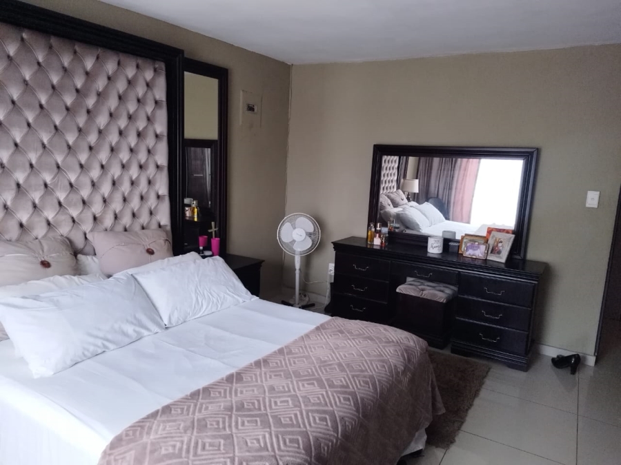2 Bedroom Property for Sale in Emfihlweni Gauteng