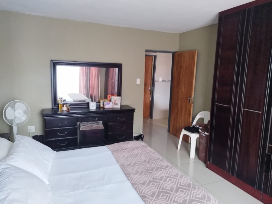 2 Bedroom Property for Sale in Emfihlweni Gauteng