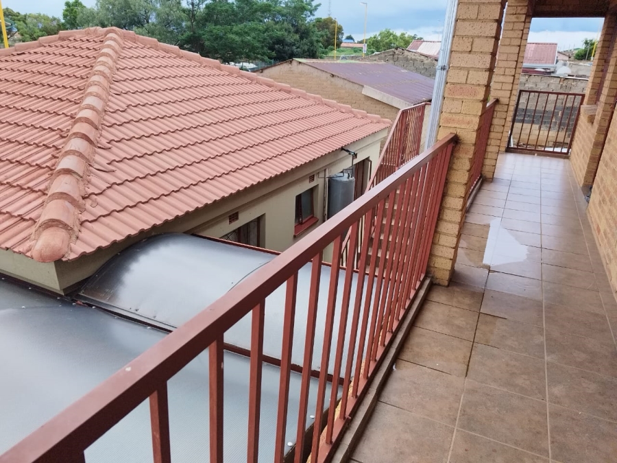2 Bedroom Property for Sale in Emfihlweni Gauteng