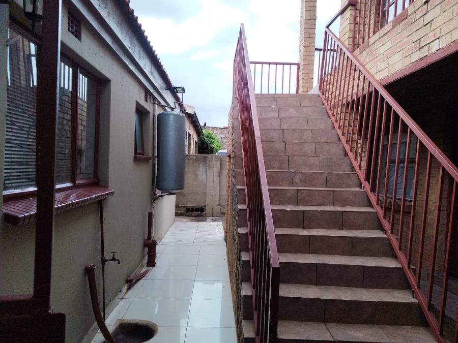 2 Bedroom Property for Sale in Emfihlweni Gauteng