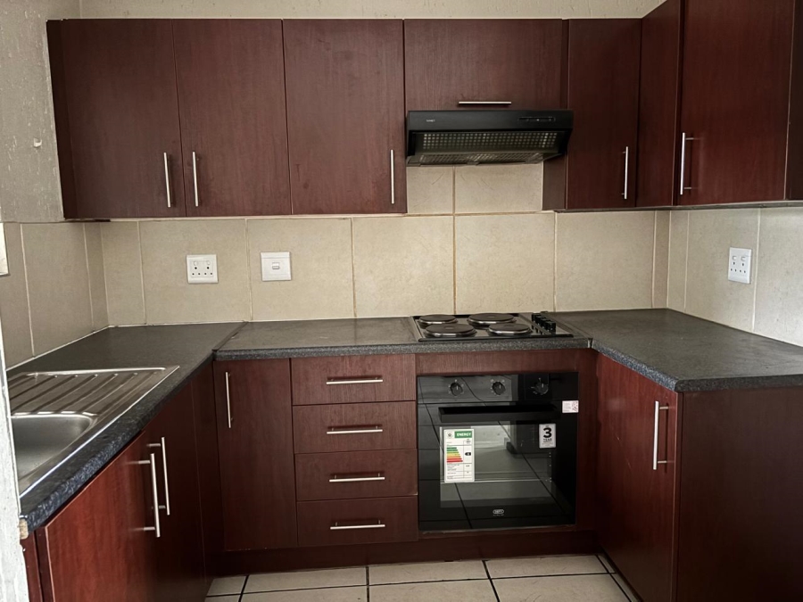 To Let 1 Bedroom Property for Rent in Ferndale Gauteng