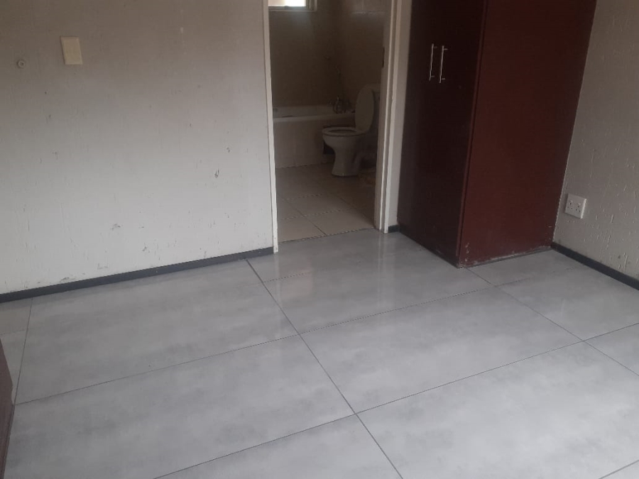 To Let 1 Bedroom Property for Rent in Ferndale Gauteng