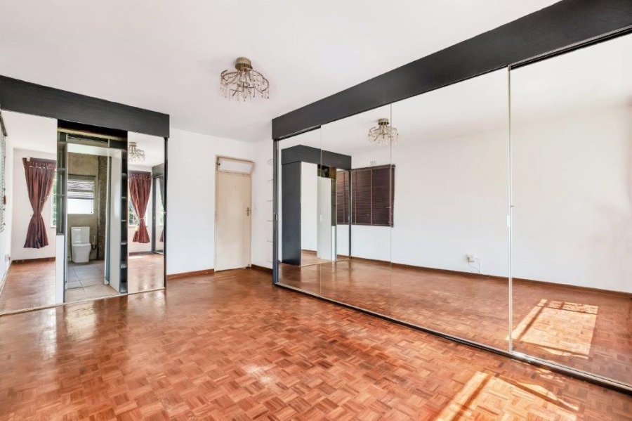 2 Bedroom Property for Sale in Linden Gauteng