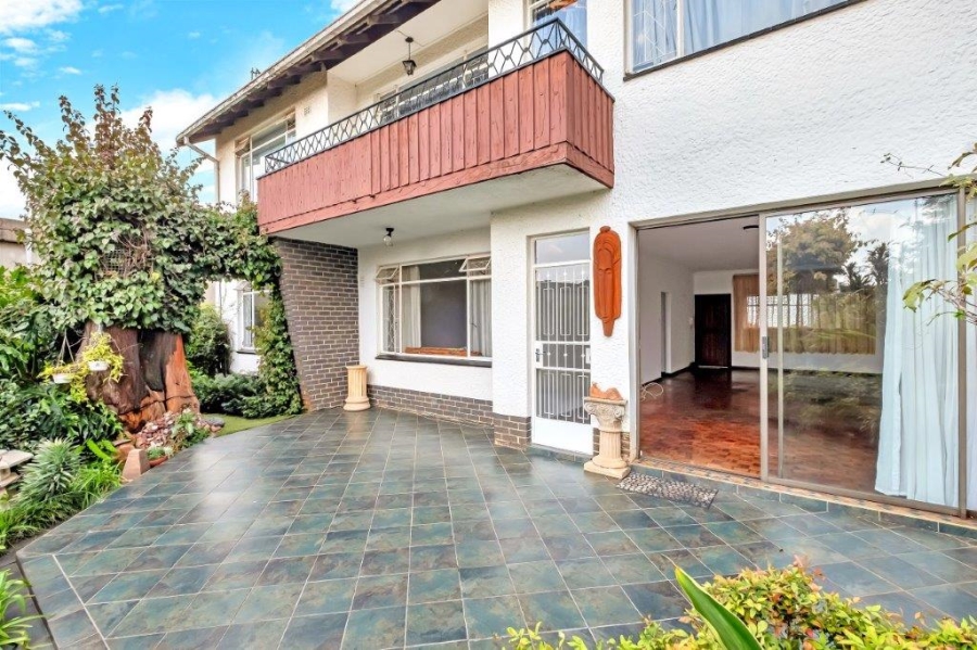 2 Bedroom Property for Sale in Linden Gauteng