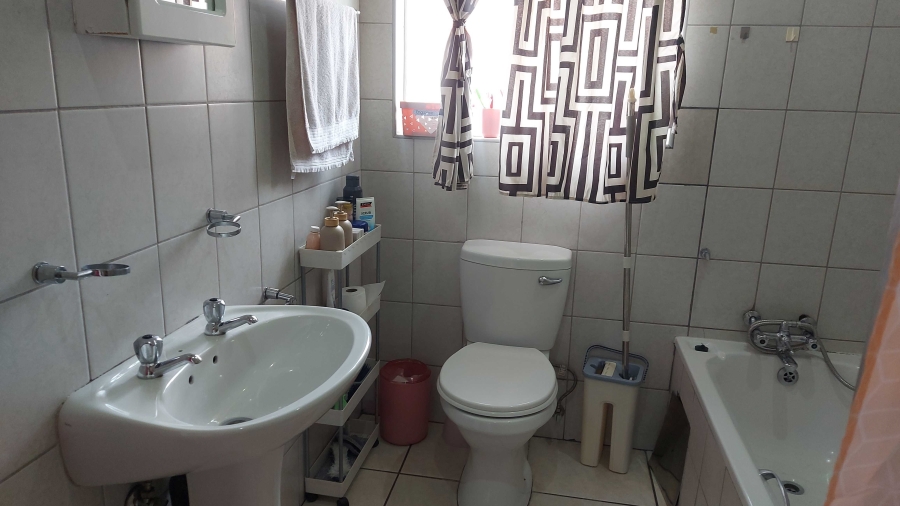 2 Bedroom Property for Sale in Comet Gauteng