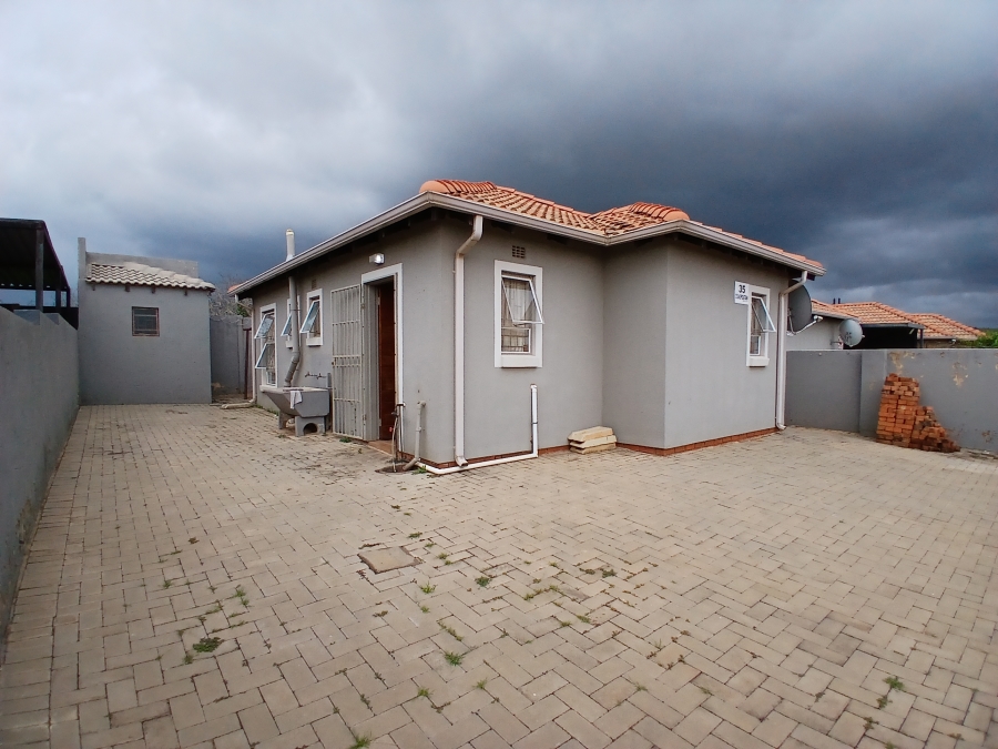 2 Bedroom Property for Sale in Lotus Gardens Gauteng