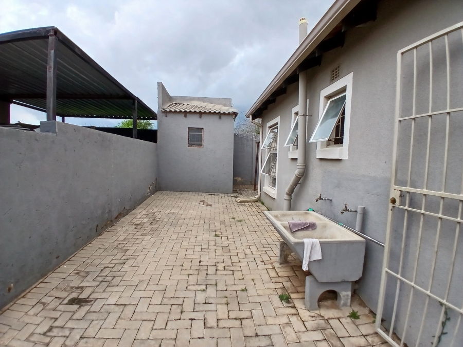 2 Bedroom Property for Sale in Lotus Gardens Gauteng