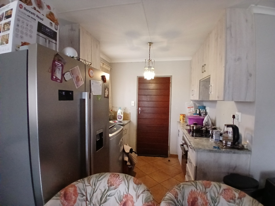2 Bedroom Property for Sale in Lotus Gardens Gauteng