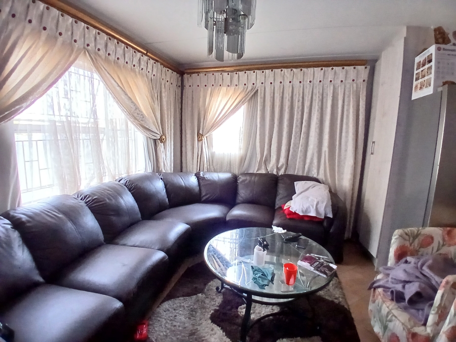 2 Bedroom Property for Sale in Lotus Gardens Gauteng