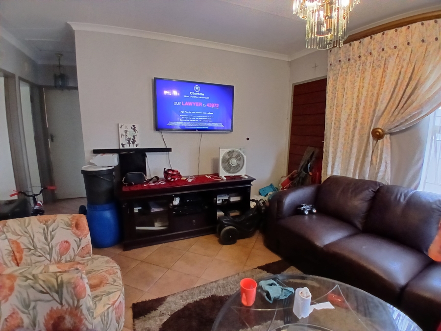 2 Bedroom Property for Sale in Lotus Gardens Gauteng