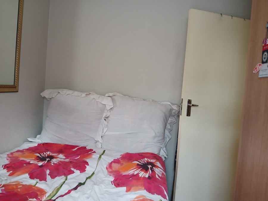 2 Bedroom Property for Sale in Lotus Gardens Gauteng