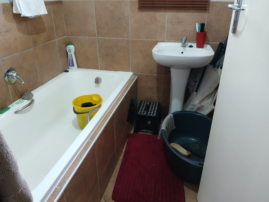2 Bedroom Property for Sale in Lotus Gardens Gauteng