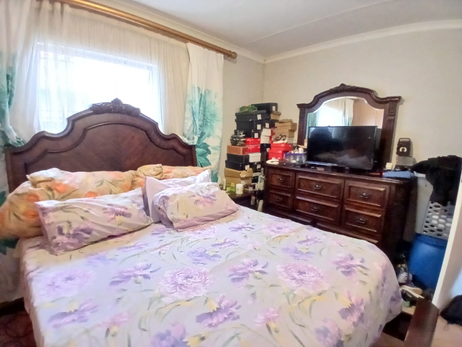 2 Bedroom Property for Sale in Lotus Gardens Gauteng