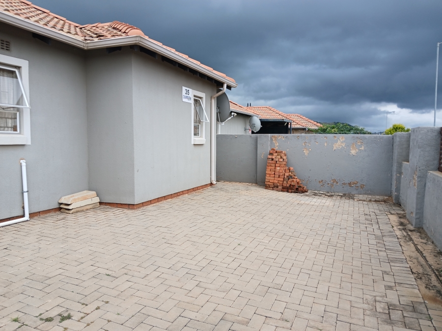 2 Bedroom Property for Sale in Lotus Gardens Gauteng