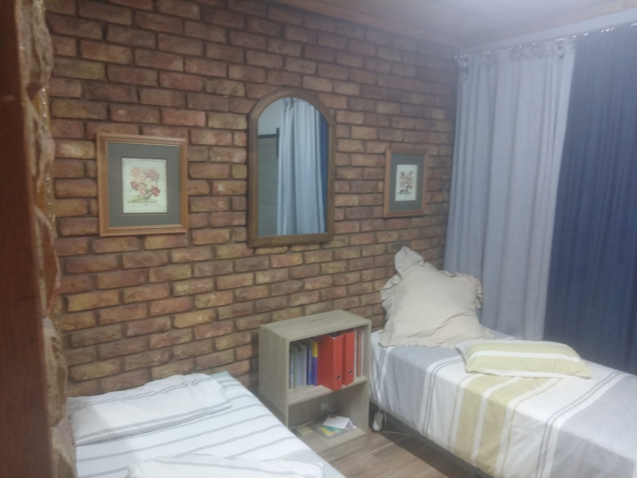 4 Bedroom Property for Sale in Petersfield Gauteng