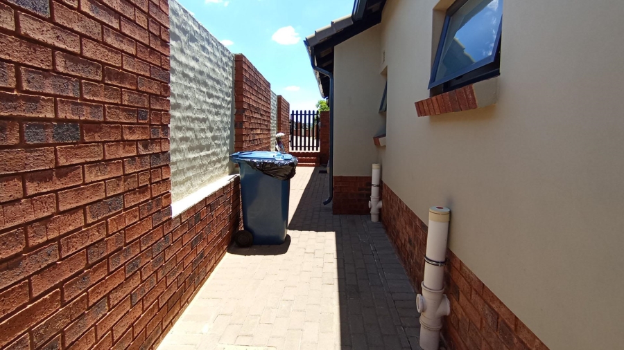 3 Bedroom Property for Sale in Amberfield Valley Gauteng